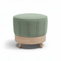 Ottoman redondo em tecido verde com base em madeira 40 x 40 x 45cm